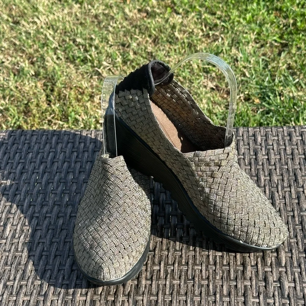 Bernie Mev. bronze wedge shoes